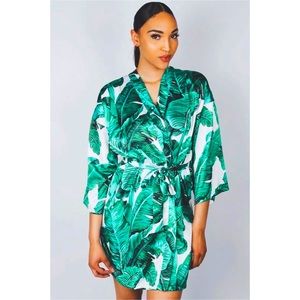White Leaf Print Robe
